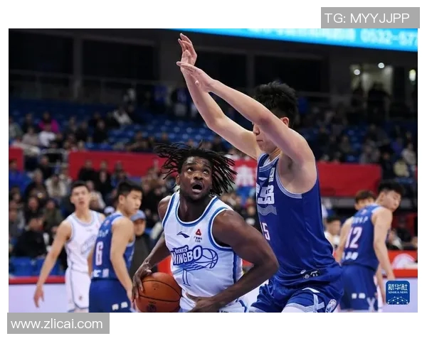 约翰-埃格伯努成为CBA关注焦点，被誉为“未来之星”