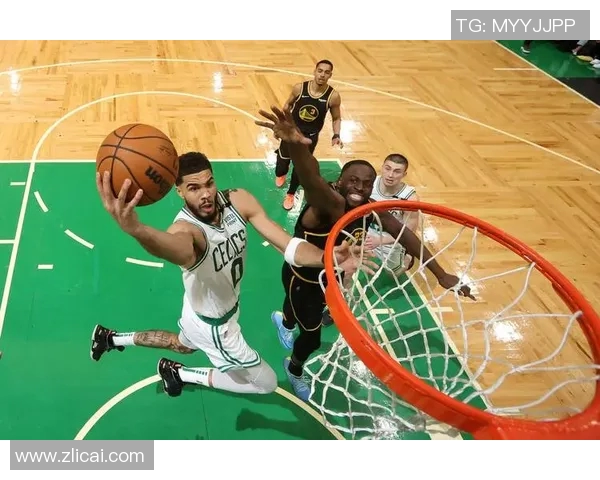 勇士117-102击败凯尔特人:经典对决再现,冠军之路愈加明朗 勇士117-102击败凯尔特人:经典对决再现,冠军之路愈加明朗